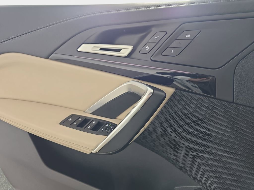 Used 2025 BMW X2 xDrive28i w/ Technology Package image 30