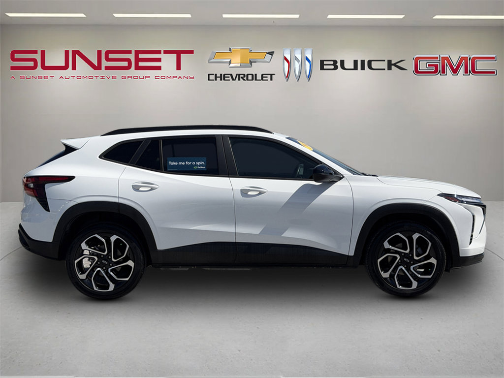 Used 2025 Chevrolet Trax RS w/ Driver Confidence Package FWD image 8