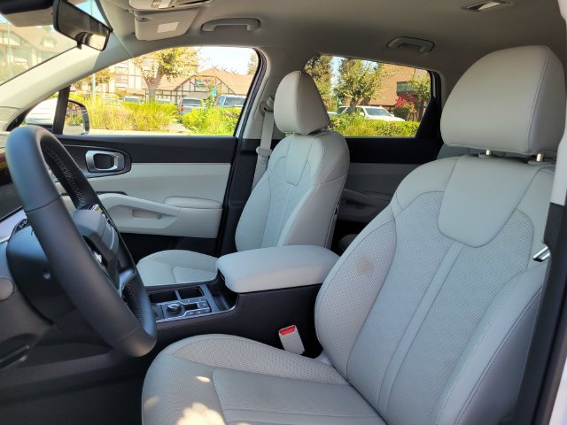 New 2026 Kia Sorento S FWD image 8