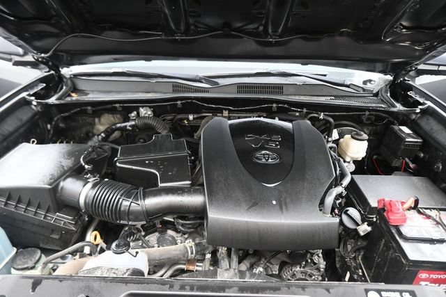 Used 2019 Toyota Tacoma SR5 AWD/4WD image 12