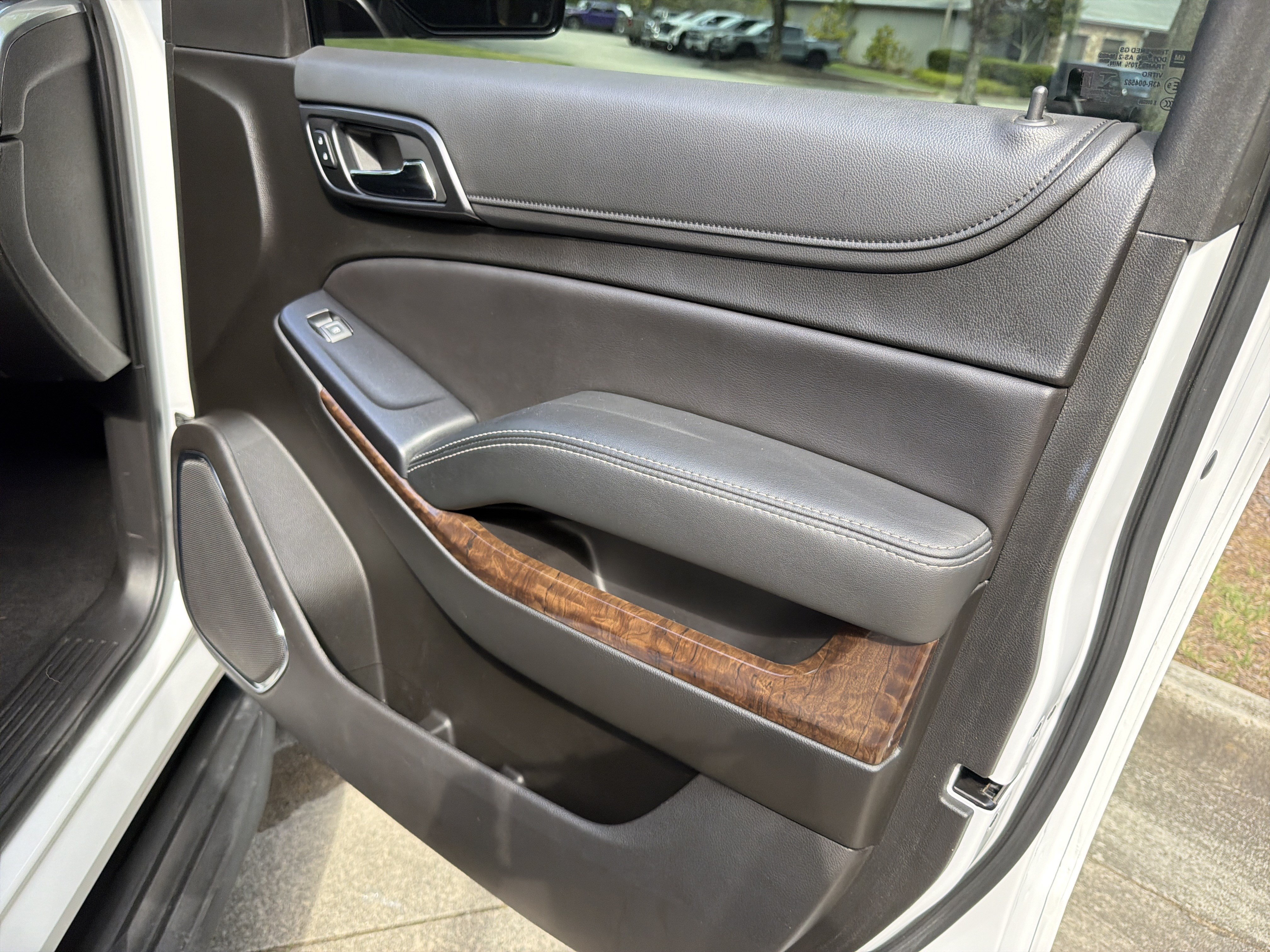 Used 2019 Chevrolet Tahoe LS AWD/4WD image 17
