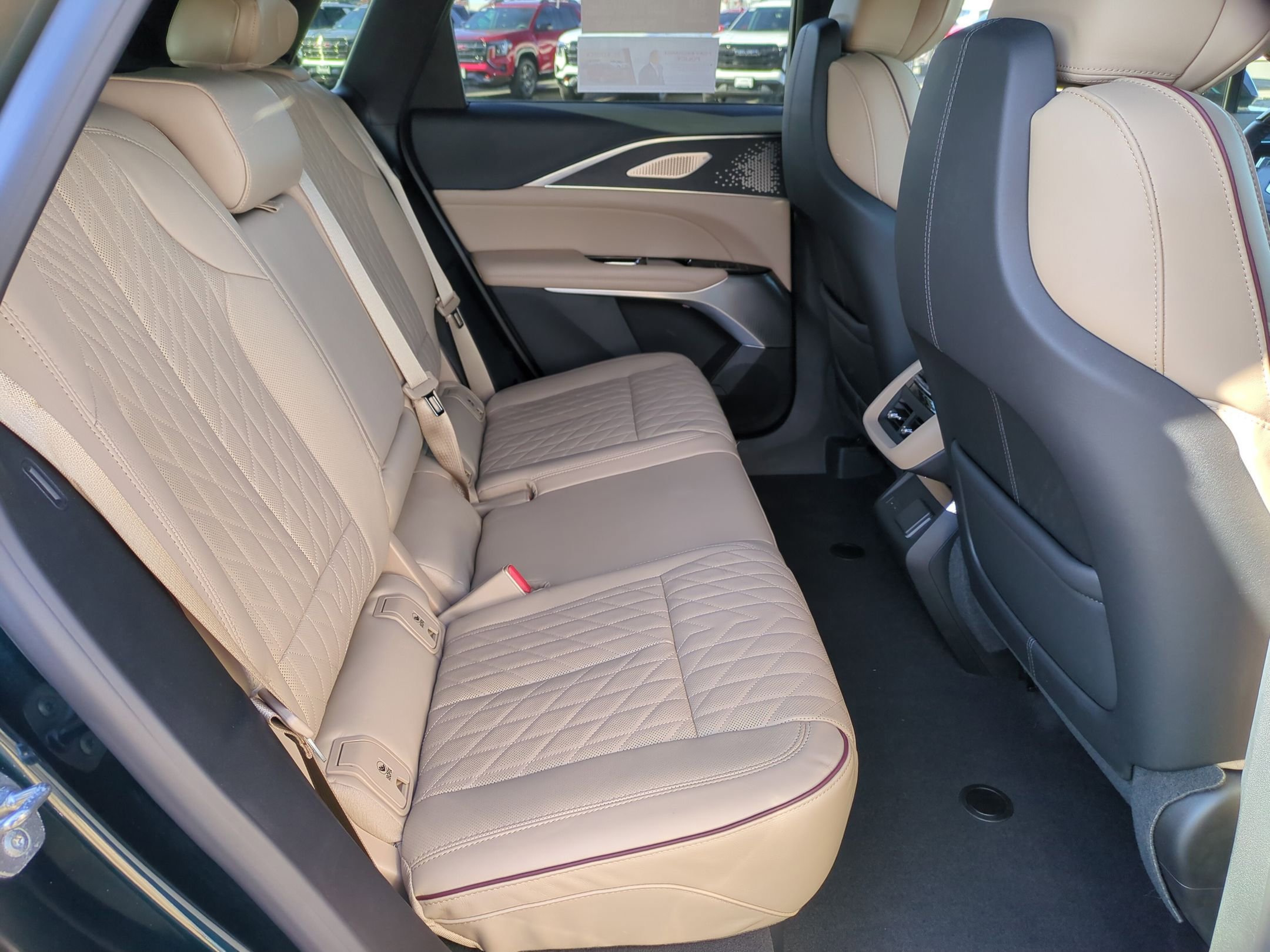 Certified 2024 Cadillac Lyriq Sport w/ Nappa Leather Package image 28
