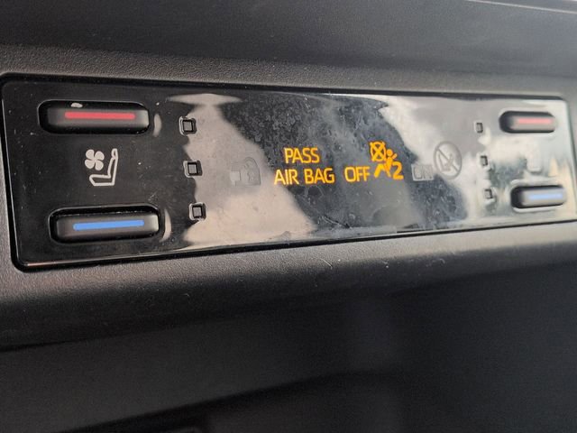 Used 2023 Toyota RAV4 Limited image 23