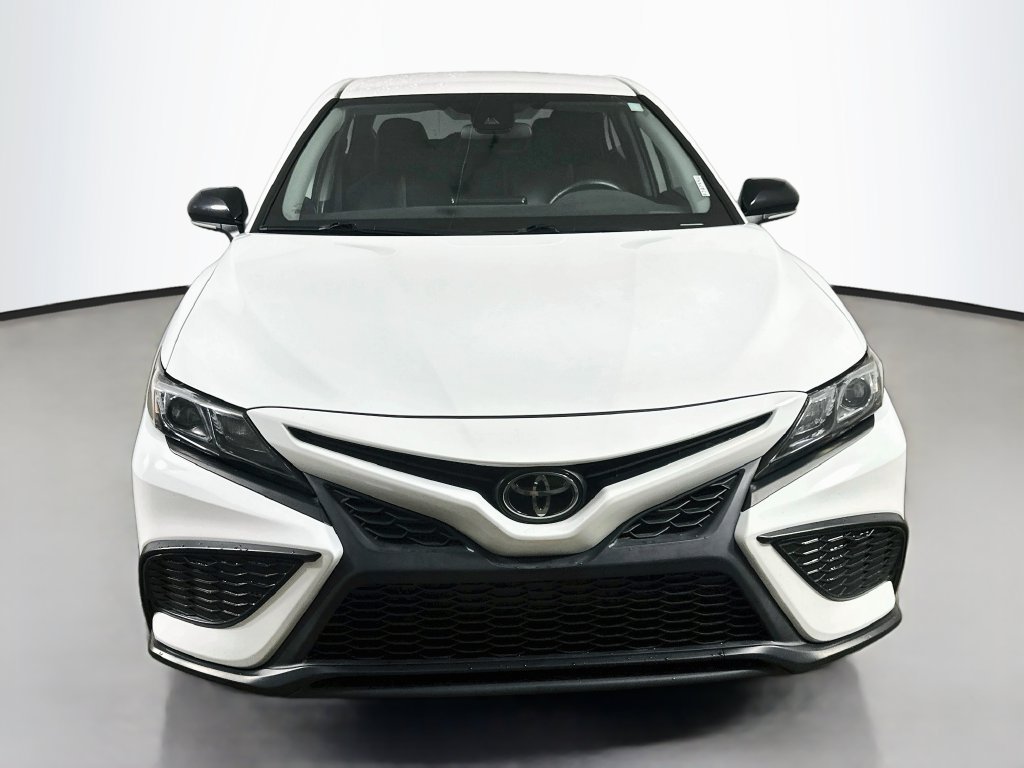 Used 2023 Toyota Camry SE FWD image 2