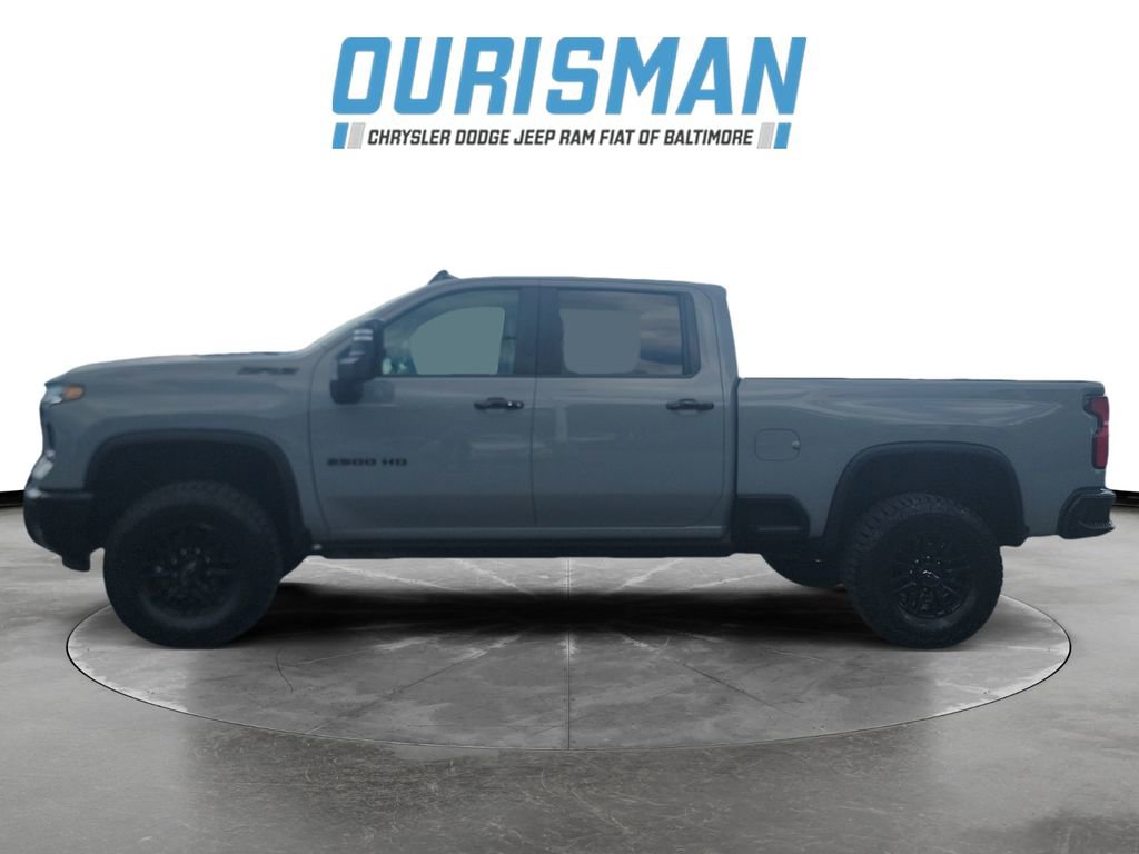 Used 2024 Chevrolet Silverado 2500 ZR2 w/ Technology Package AWD/4WD image 3
