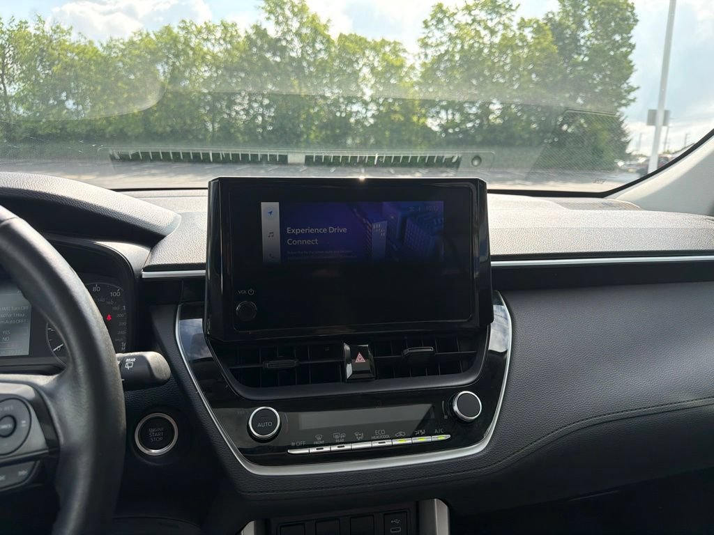 Used 2023 Toyota Corolla Cross LE w/ Moonroof Package AWD/4WD image 15