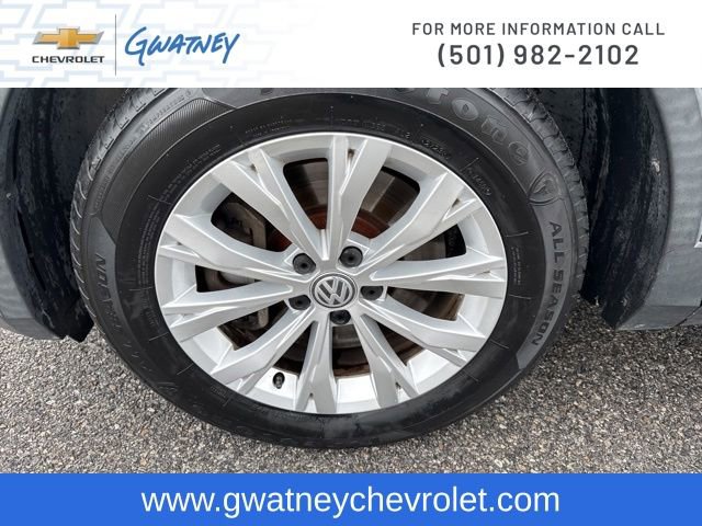 Used 2018 Volkswagen Tiguan SE AWD/4WD image 9