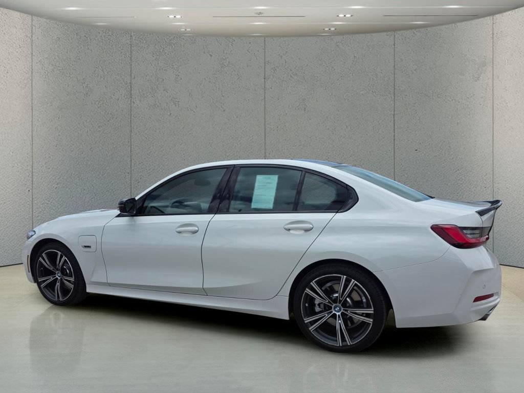Used 2023 BMW 330e w/ Driving Assistance Package RWD image 8