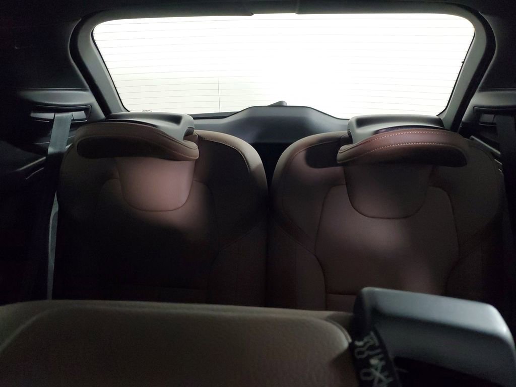 Used 2024 Volvo XC90 T8 Plus image 17