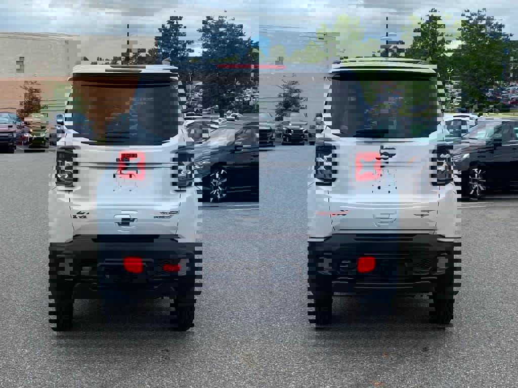 Used 2018 Jeep Renegade Trailhawk image 4