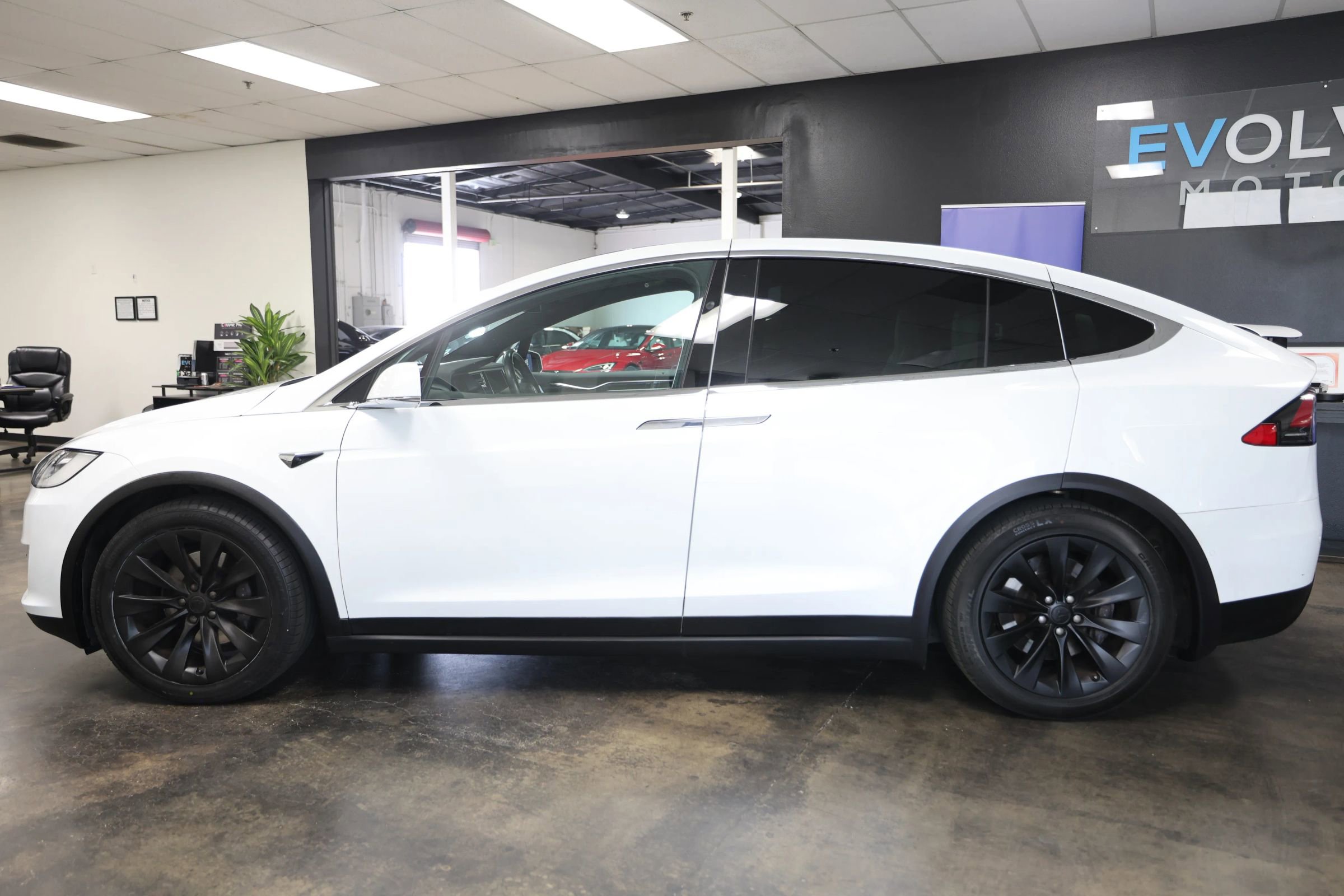 Used 2017 Tesla Model X 75D AWD/4WD image 11
