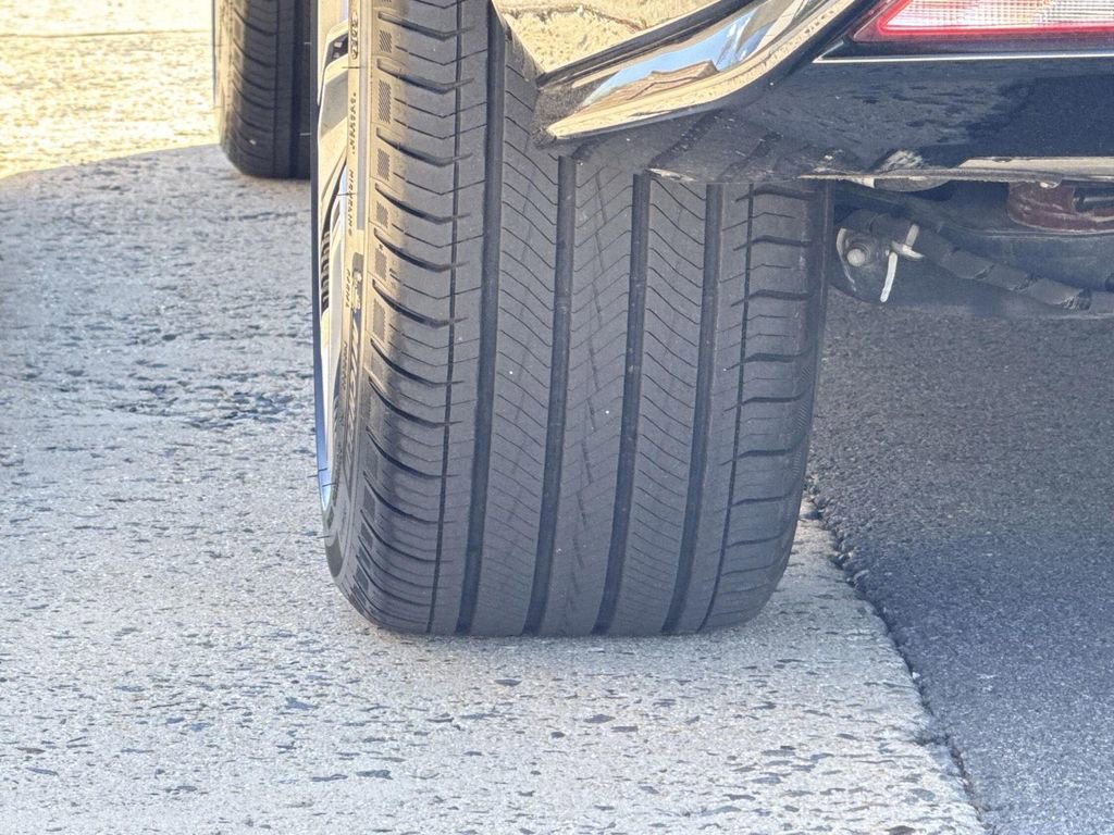 Used 2024 Cadillac Lyriq Luxury w/ LPO, Floor Liner Package image 18