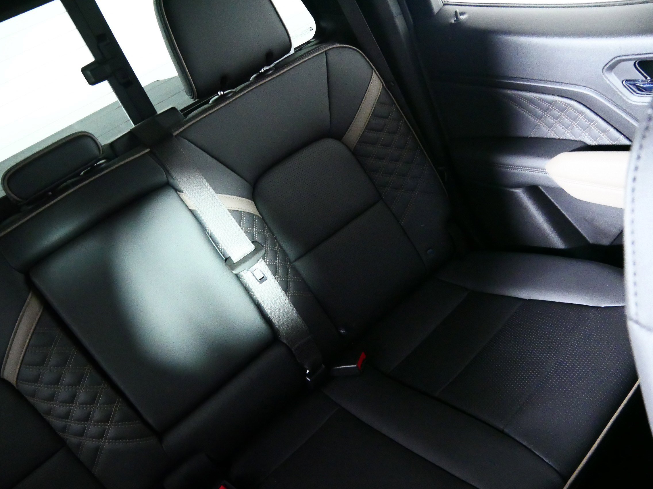Used 2025 GMC Canyon Denali AWD/4WD image 14