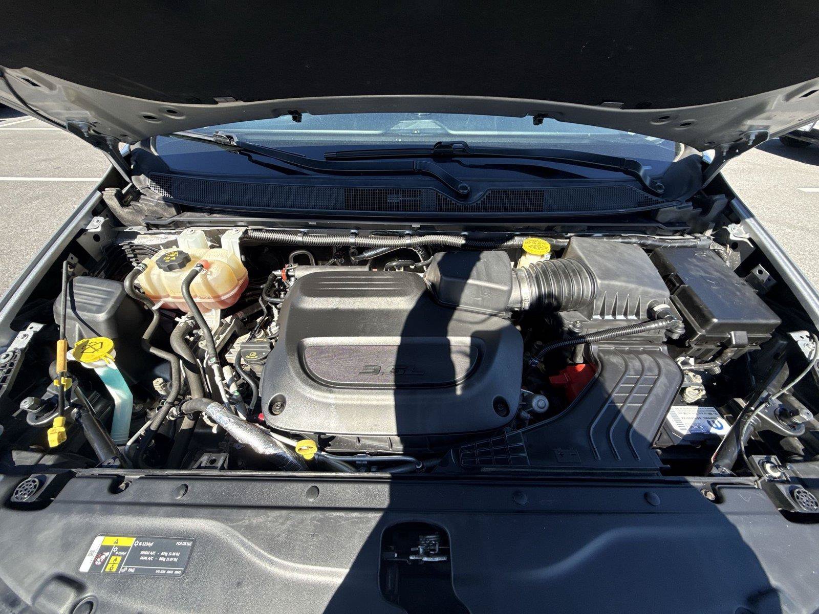 Used 2019 Chrysler Pacifica Touring Plus w/ Advanced Safetytec Group FWD image 40