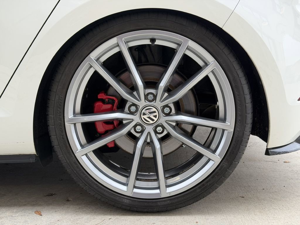 Used 2019 Volkswagen GTI SE w/ SE Experience Package image 17