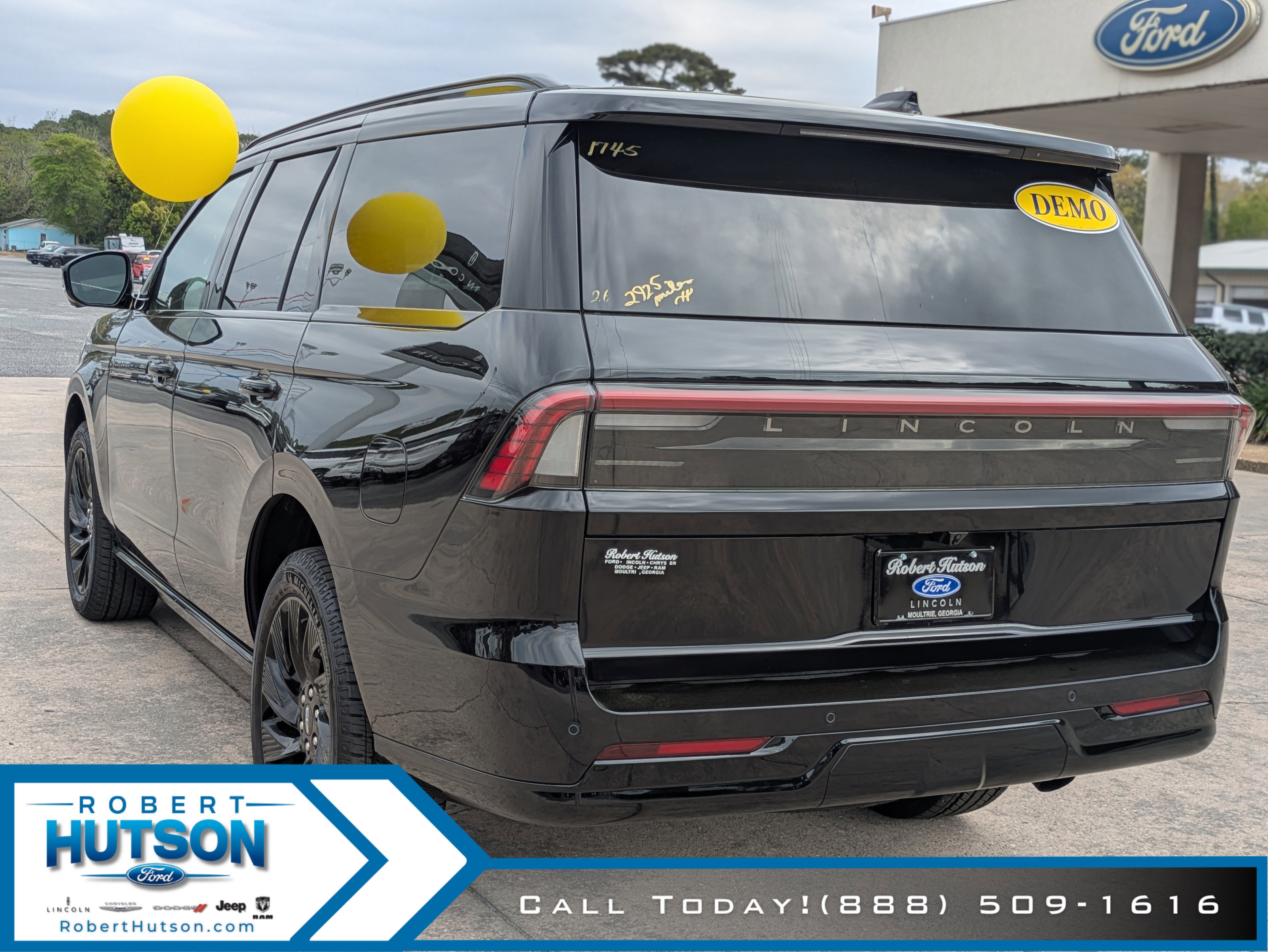 New 2026 Lincoln Navigator Reserve w/ Jet Appearance Package image 8