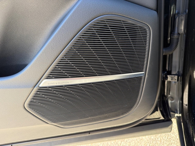 Used 2023 Audi Q8 Prestige w/ Prestige Package image 14