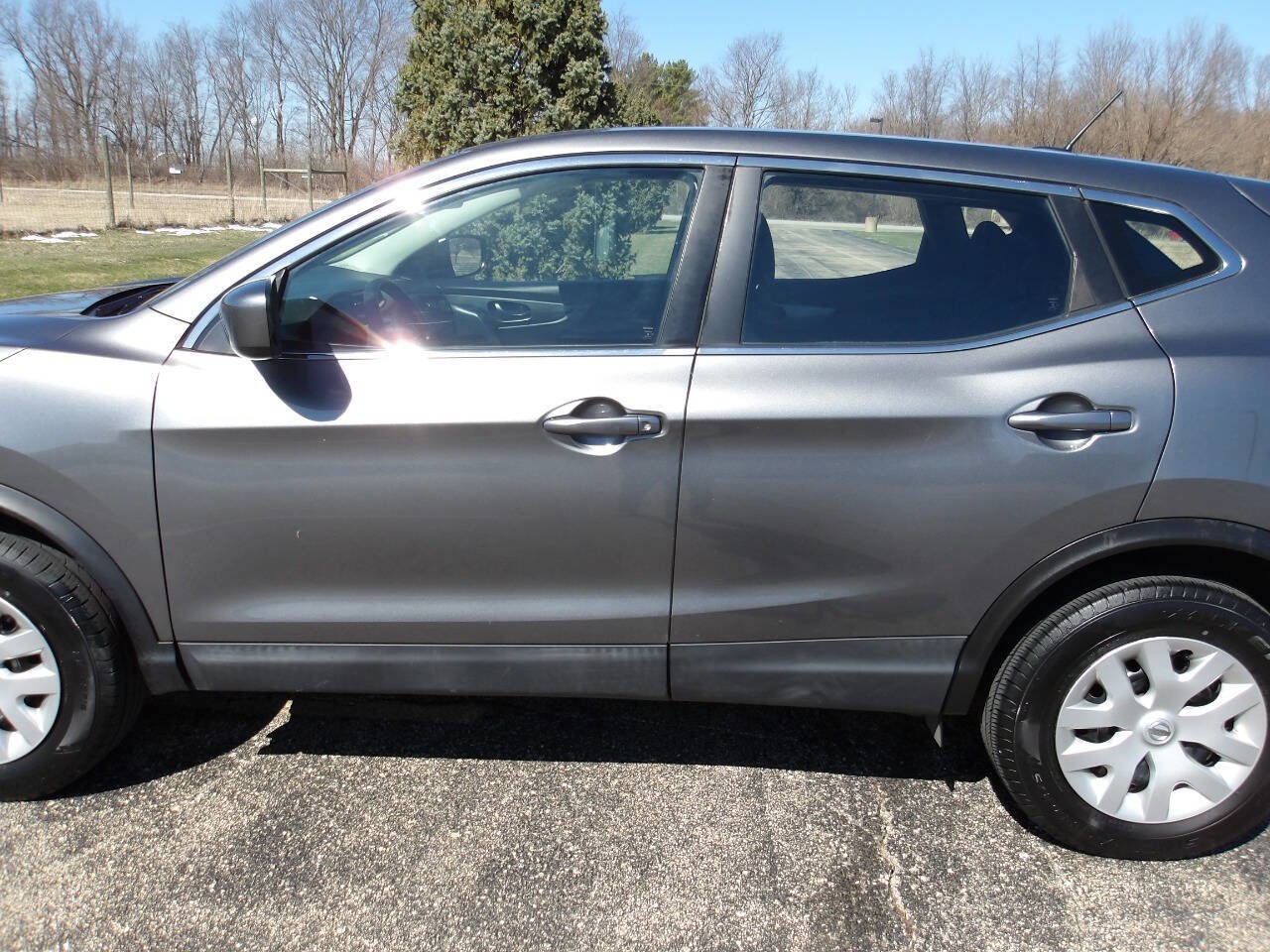 Used 2019 Nissan Rogue Sport S image 29