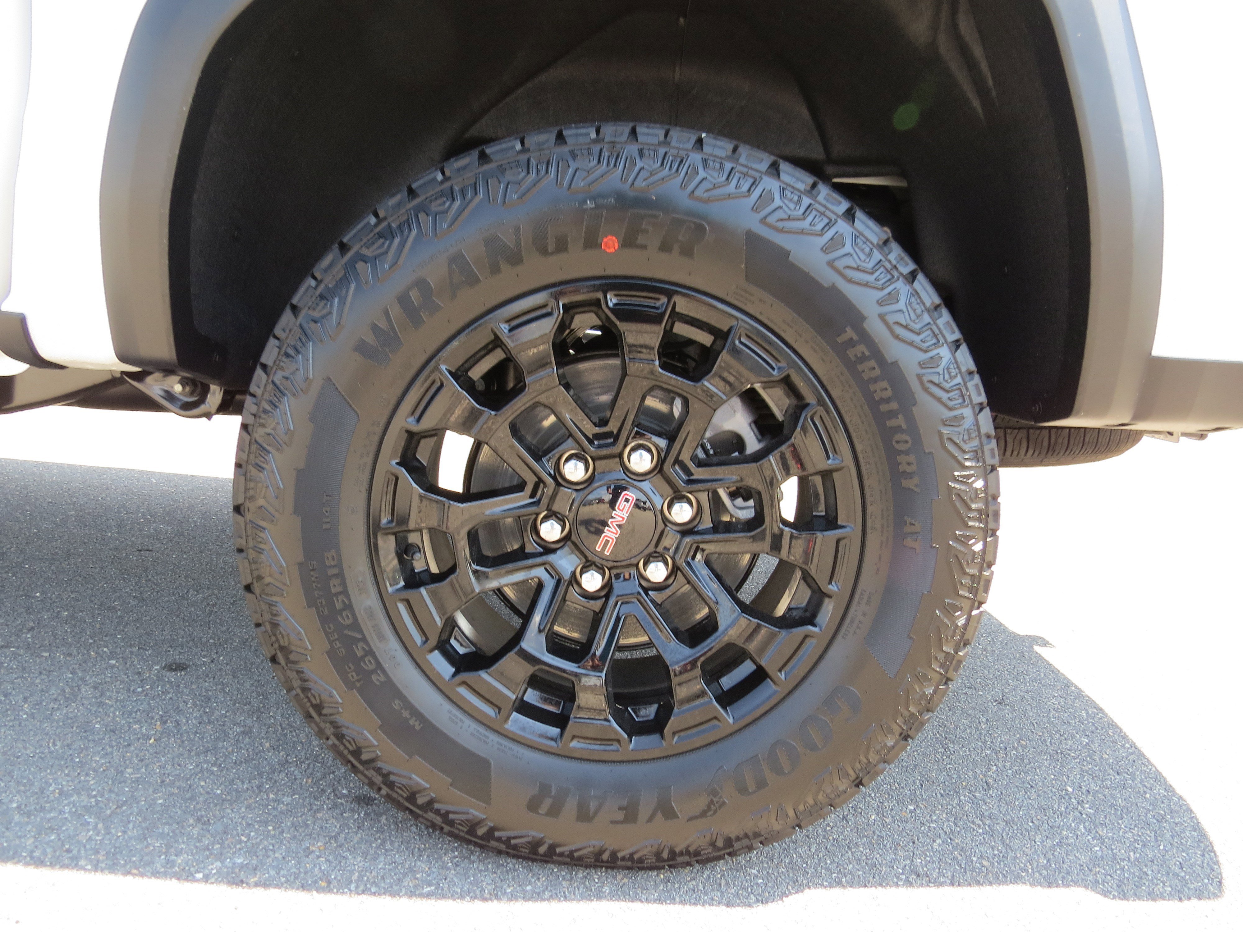 New 2026 GMC Canyon Elevation image 12