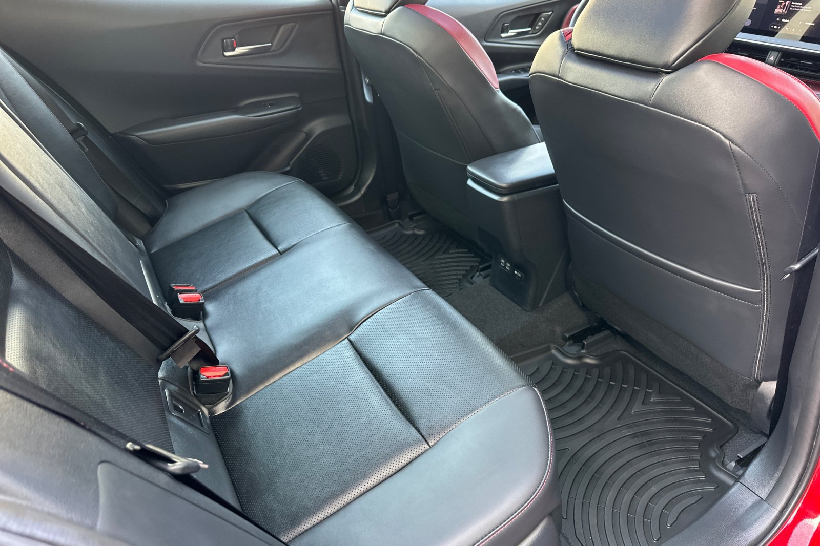 Used 2026 Toyota Prius Plug-In Hybrid FWD image 19