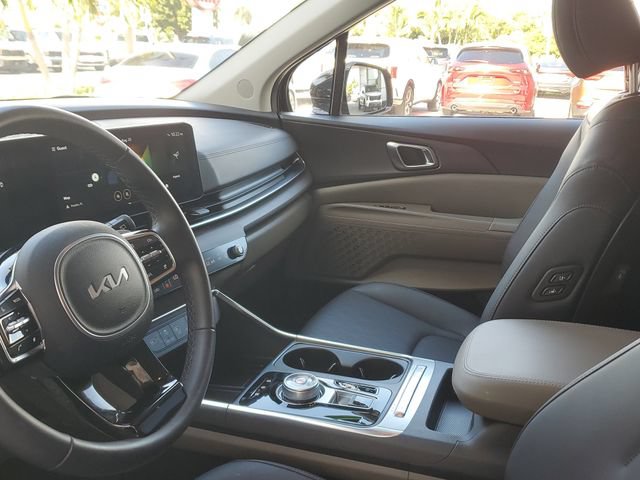 Certified 2025 Kia Carnival EX FWD image 22