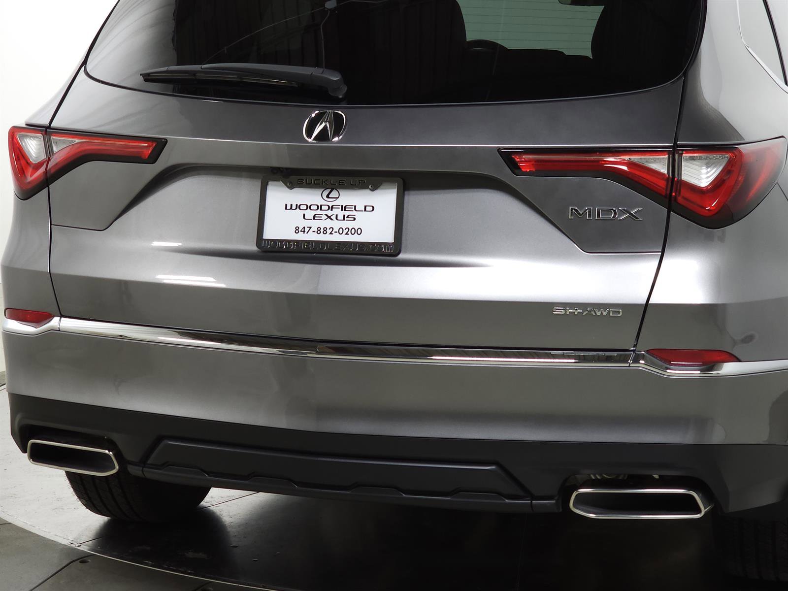 Used 2023 Acura MDX SH-AWD image 9