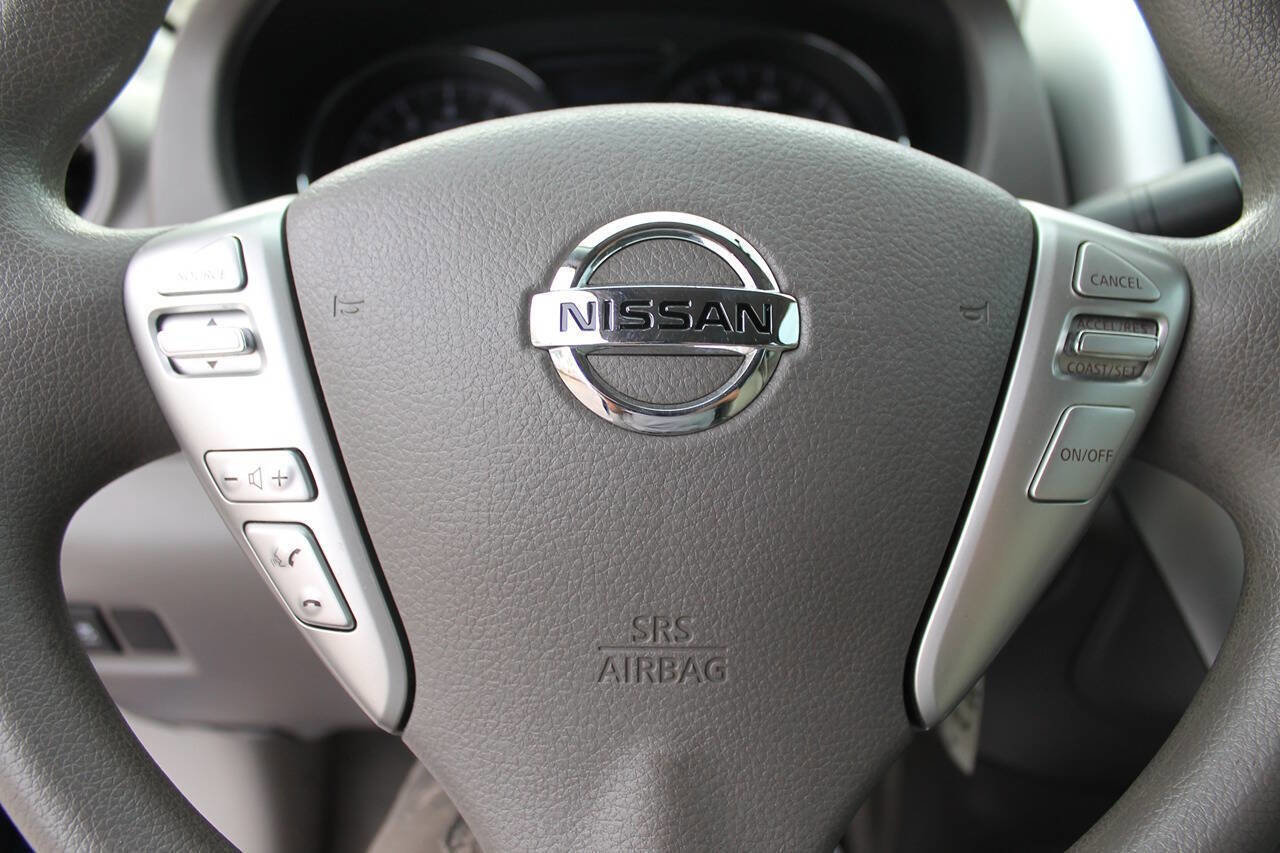 Used 2015 Nissan Versa SV FWD image 31