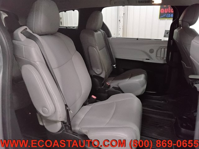Used 2026 Toyota Sienna XLE AWD/4WD image 16