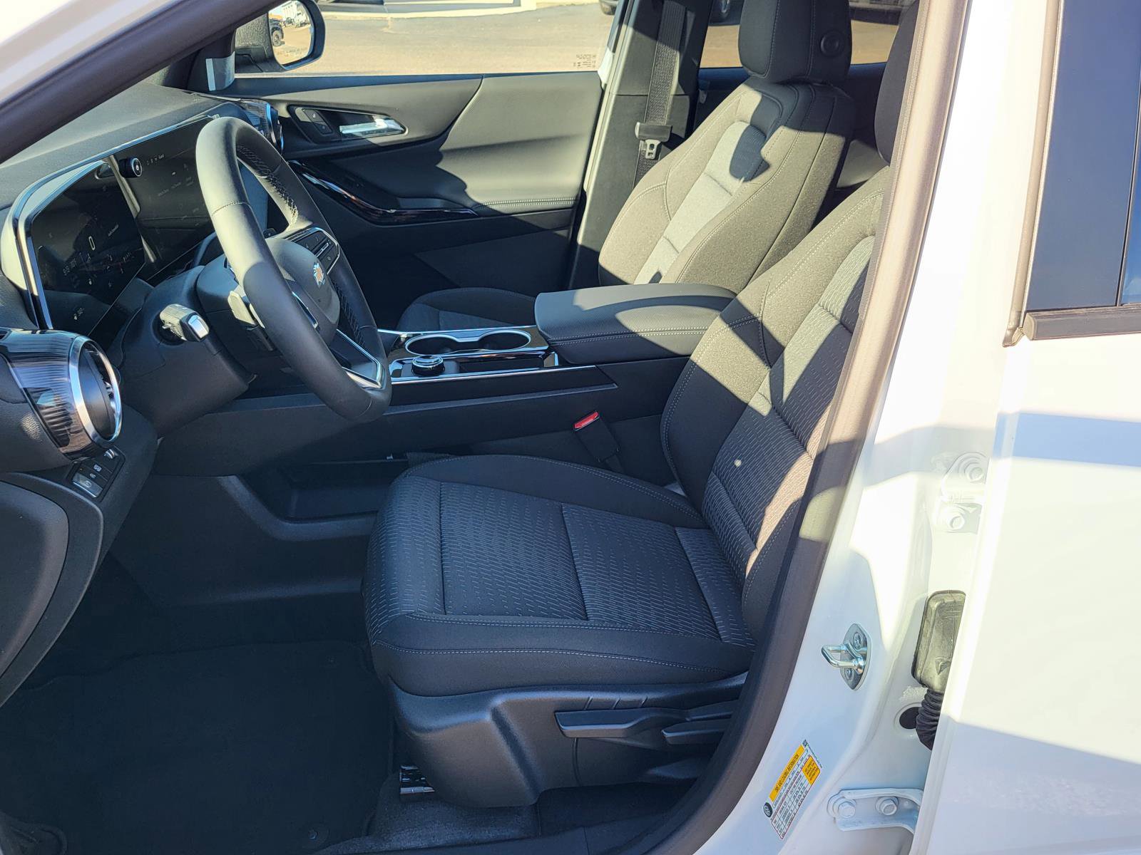 New 2026 Chevrolet Equinox LT w/ Safety and Technology Package image 15