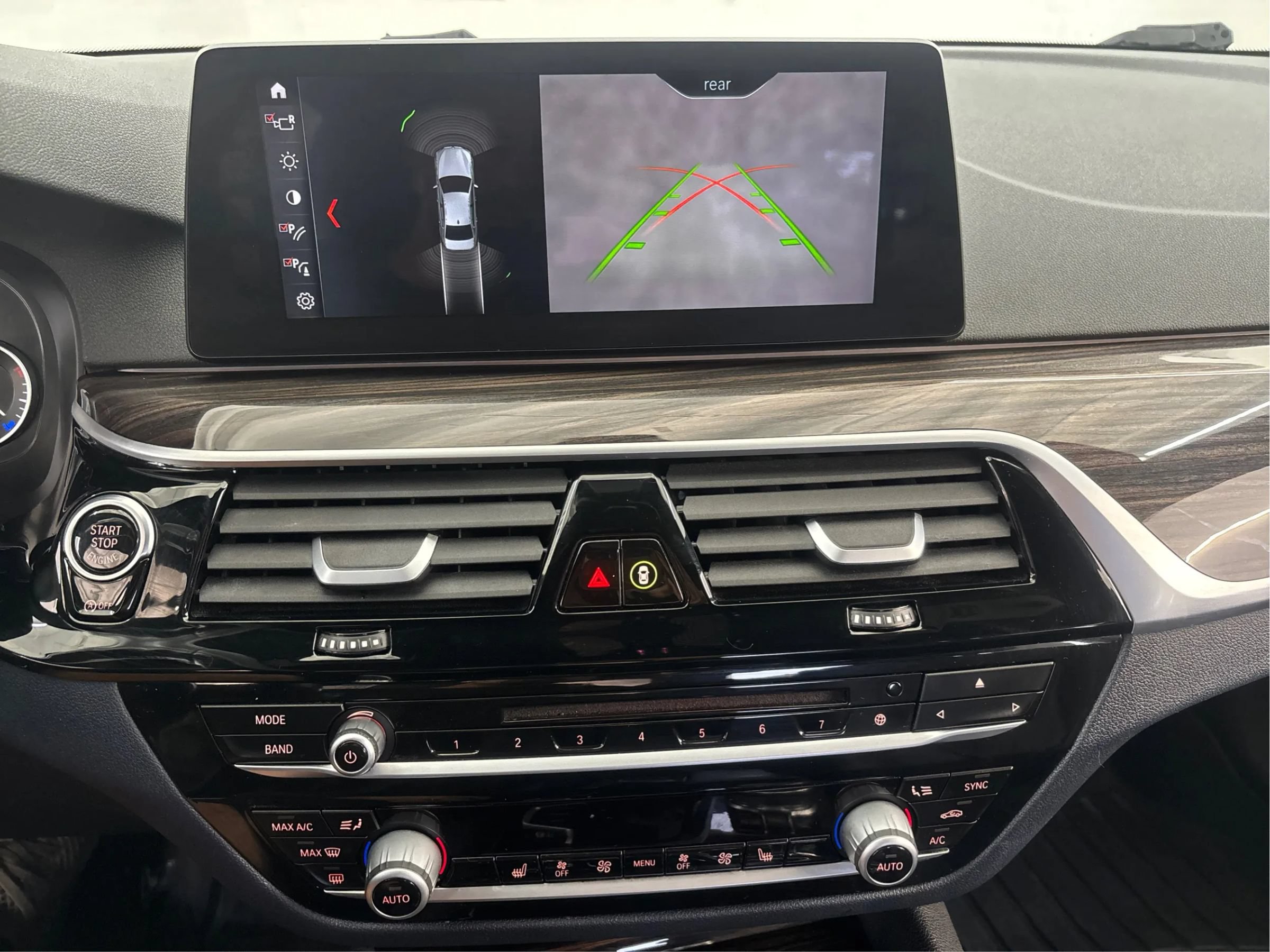 Used 2018 BMW 530i xDrive AWD/4WD image 36