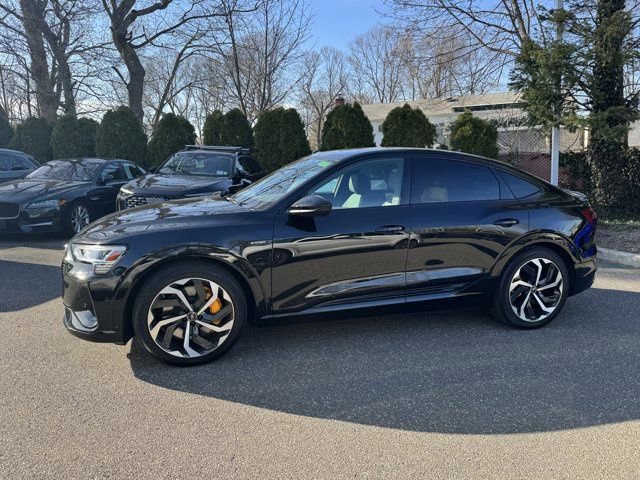 Used 2023 Audi e-tron Premium Plus image 7