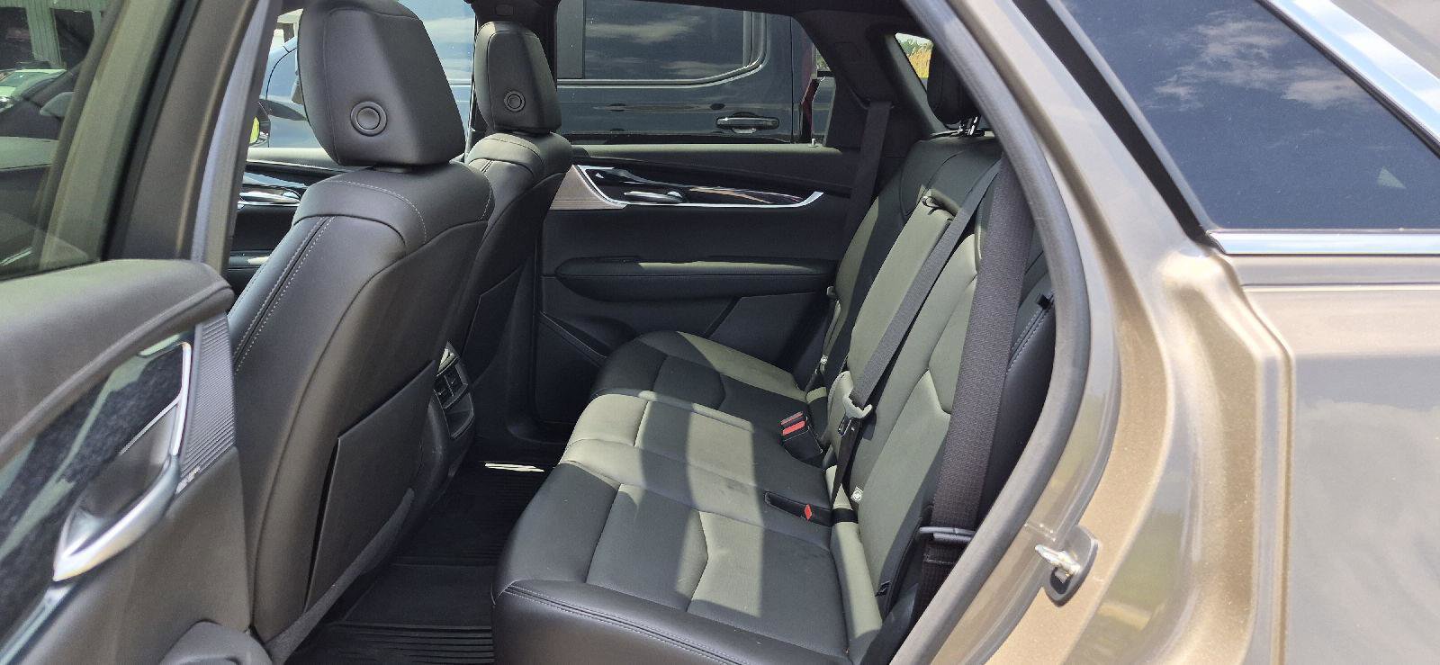 Certified 2023 Cadillac XT5 Premium Luxury AWD/4WD image 7