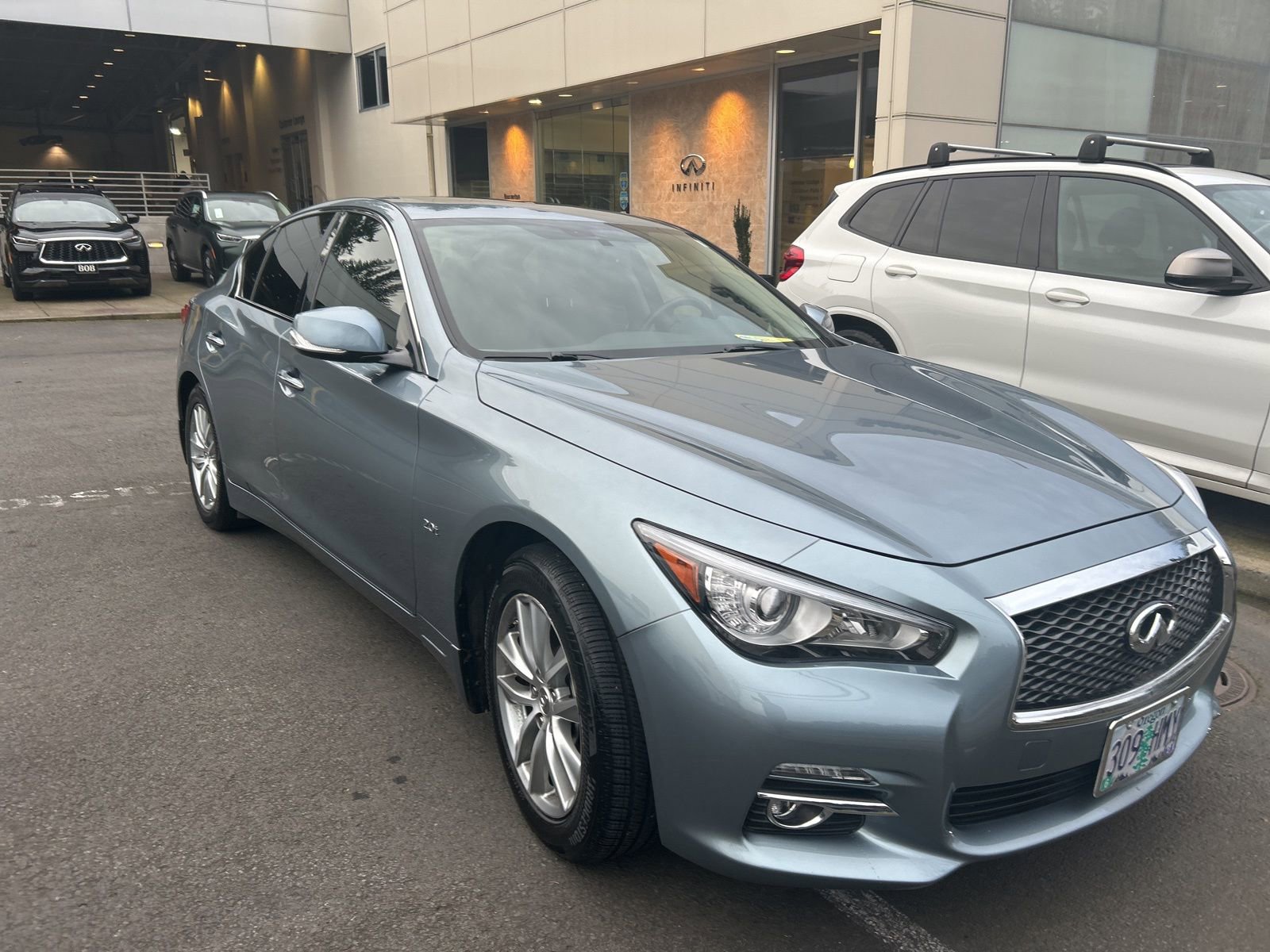 Used 2017 INFINITI Q50 Premium w/ 2.0T Premium Plus Package image 3