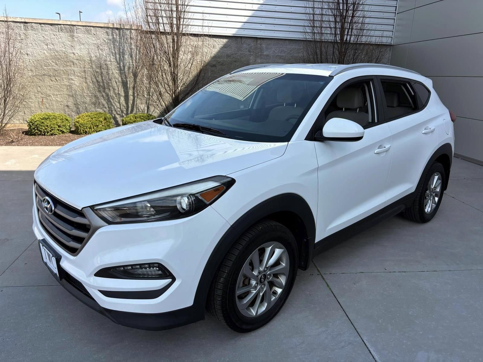 Used 2016 Hyundai Tucson SE w/ Option Group 02 image 1