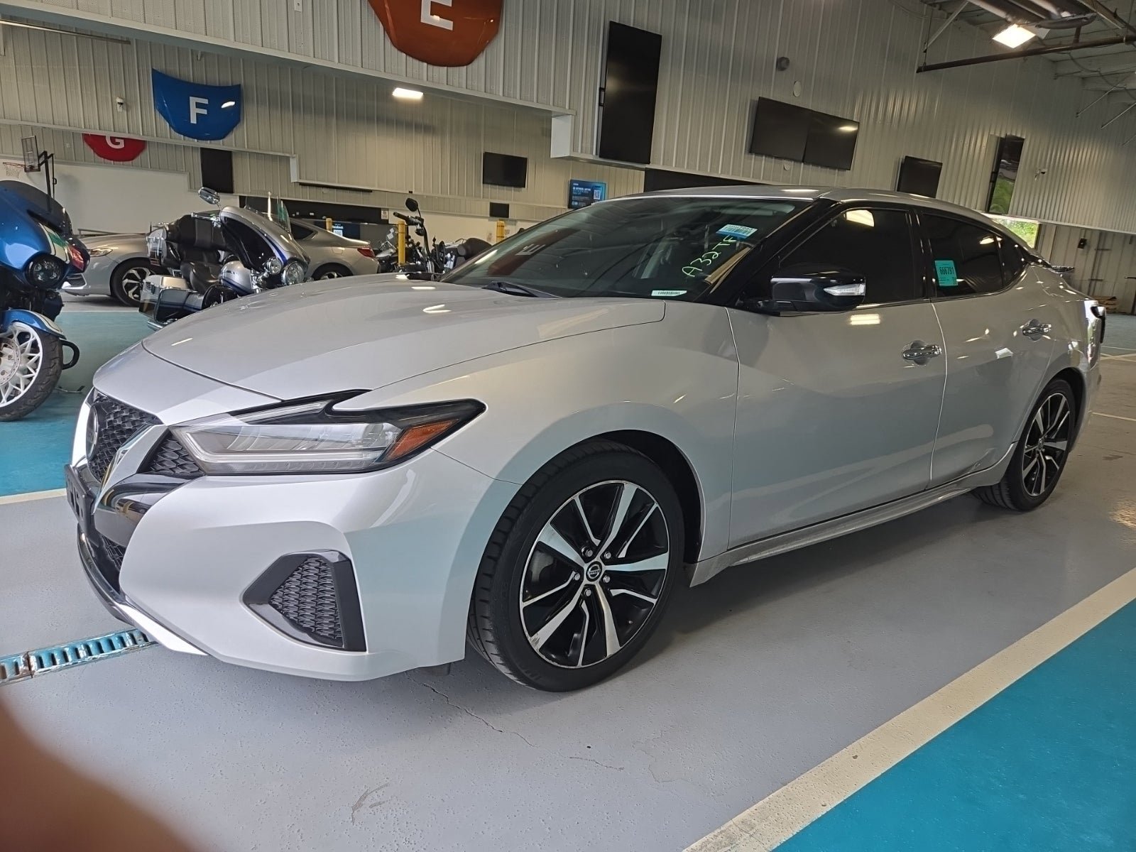 Used 2022 Nissan Maxima SV w/ Floor Mat Group FWD image 2