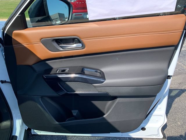 New 2026 Nissan Pathfinder Platinum AWD/4WD image 20
