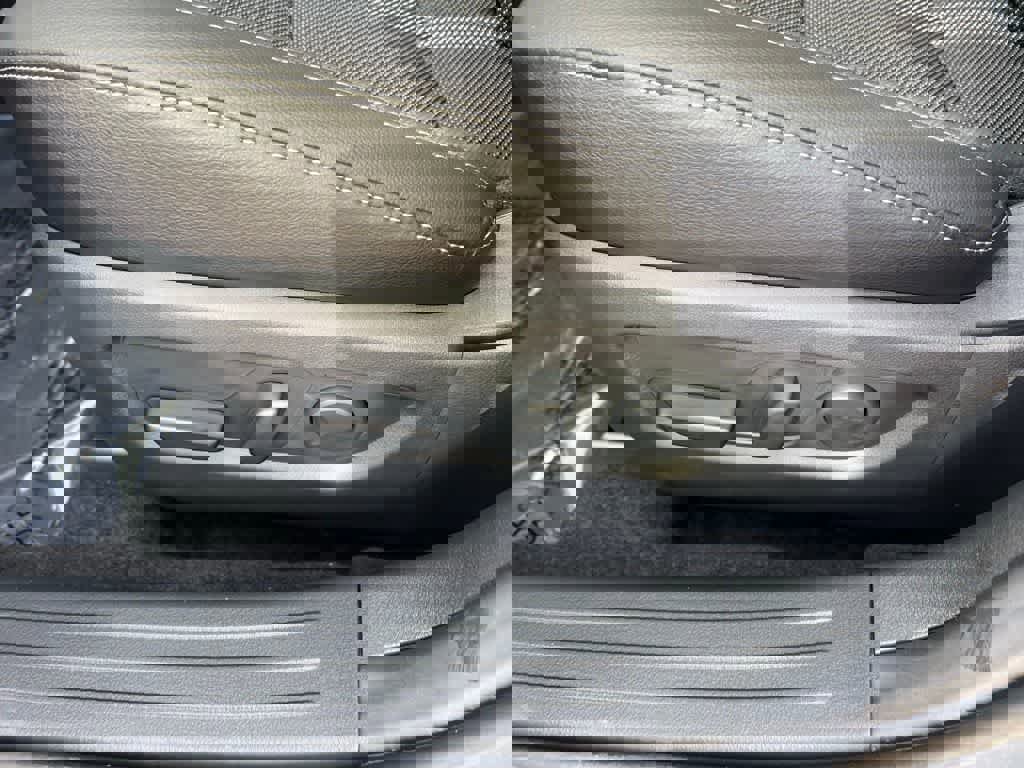 Used 2025 MAZDA CX-50 AWD 2.5 S w/ Premium Package image 14