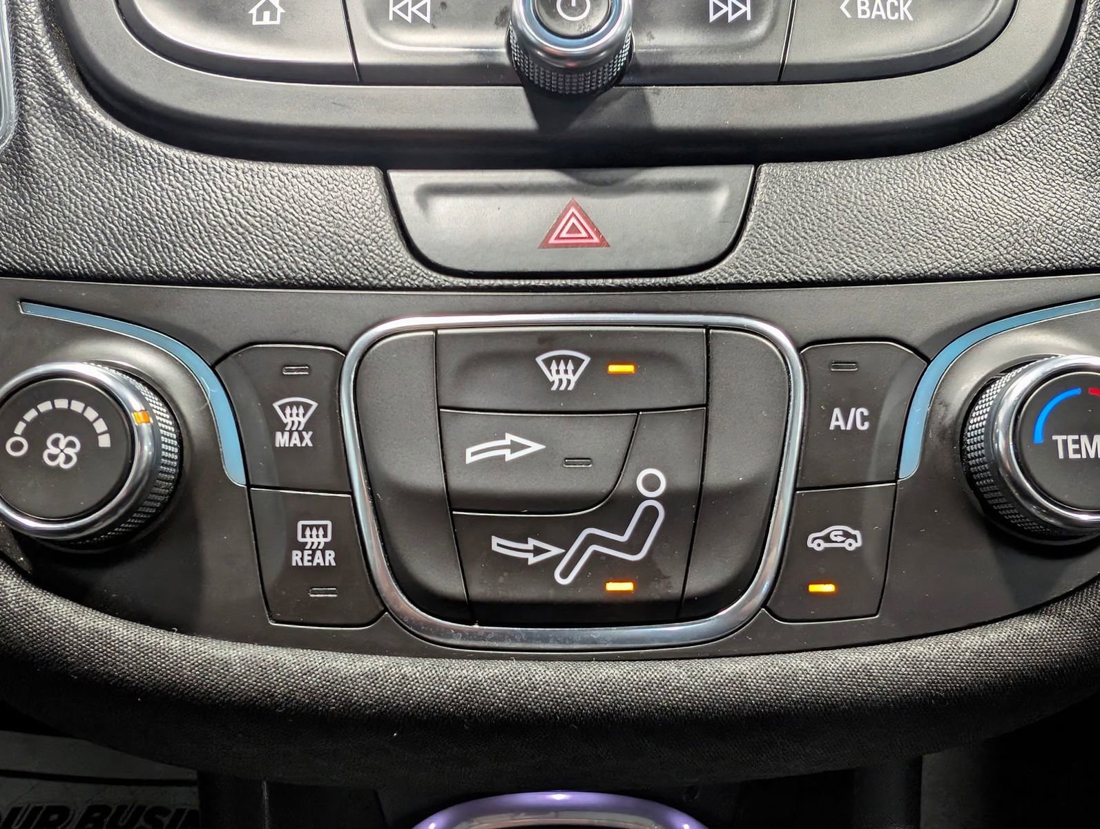 Used 2018 Chevrolet Malibu LT image 18