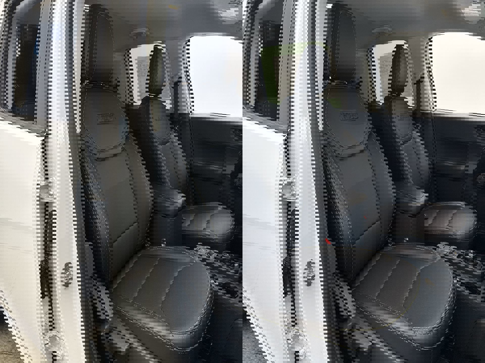 Used 2025 Ford Maverick Lobo image 16