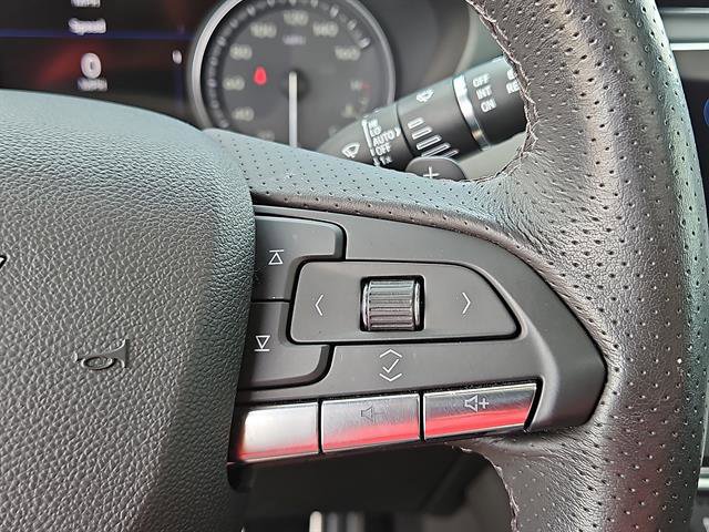 Used 2023 Cadillac XT4 Sport AWD/4WD image 19