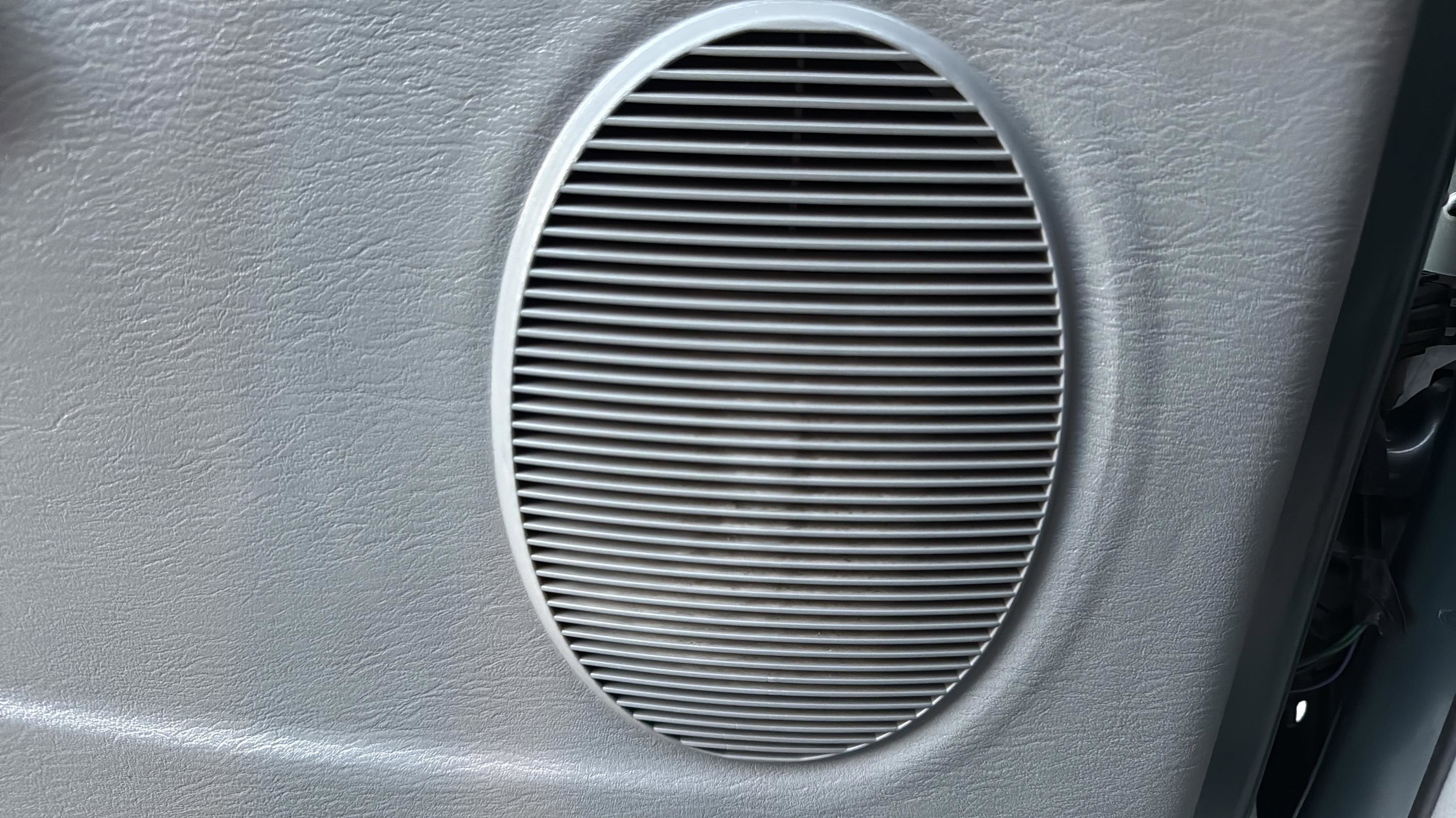 Used 2005 Dodge Grand Caravan SE image 26