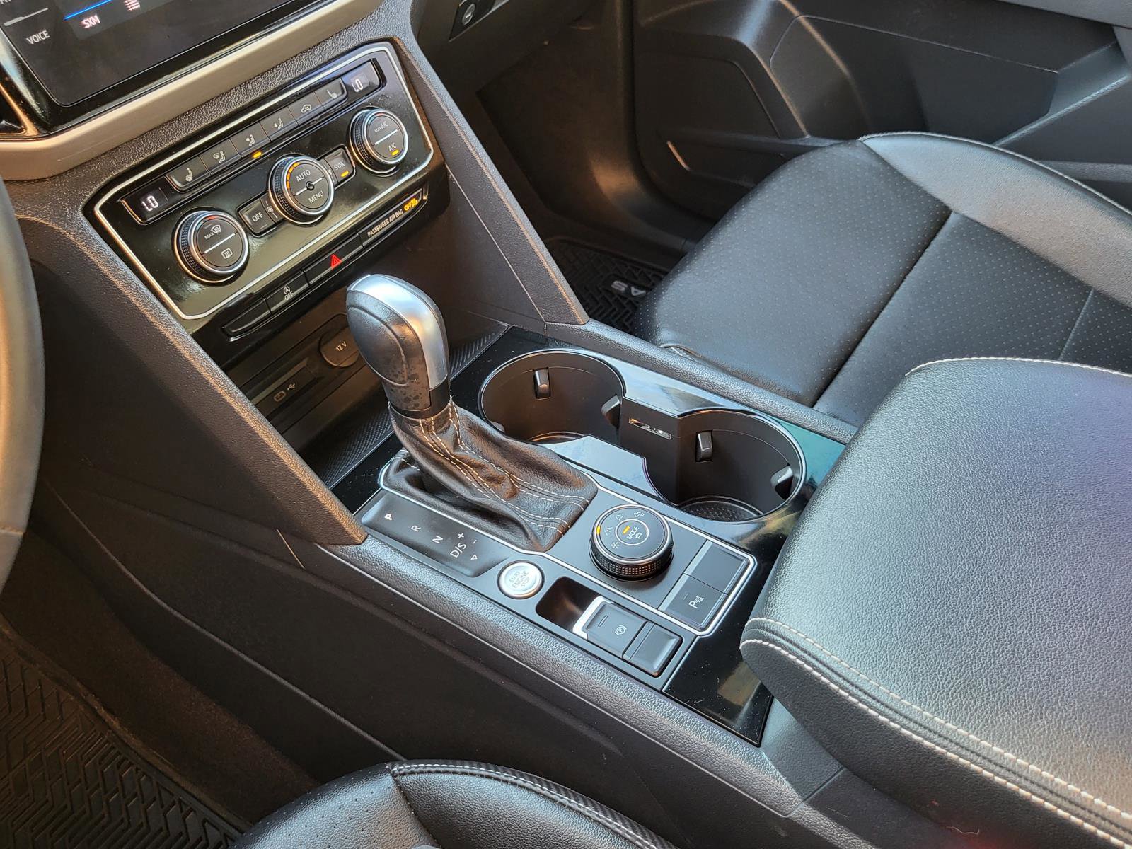 Used 2022 Volkswagen Atlas Cross Sport SEL image 30