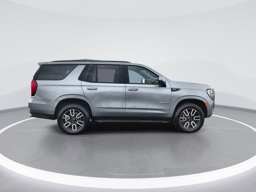 Used 2024 GMC Yukon AT4 w/ Technology Package AWD/4WD image 9