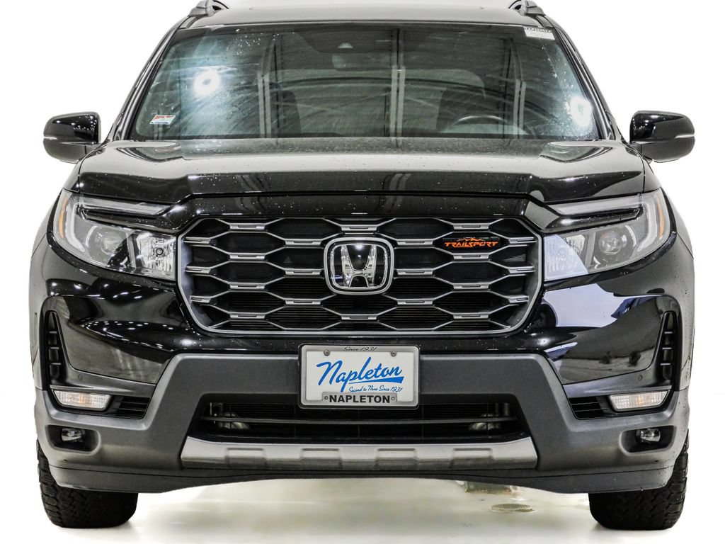 Used 2025 Honda Passport TrailSport image 2
