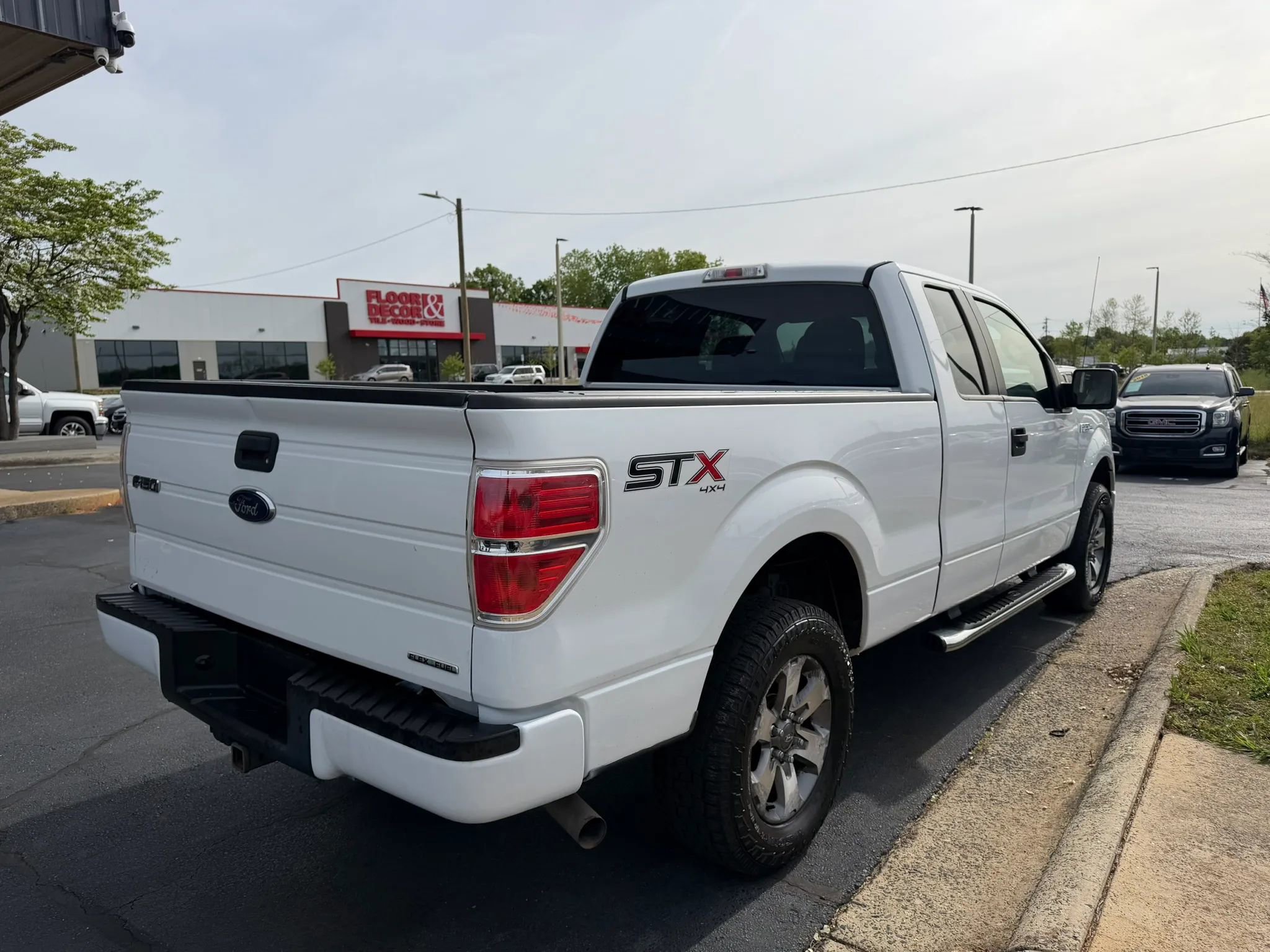 Used 2014 Ford F150 STX w/ Equipment Group 201A Mid AWD/4WD image 7