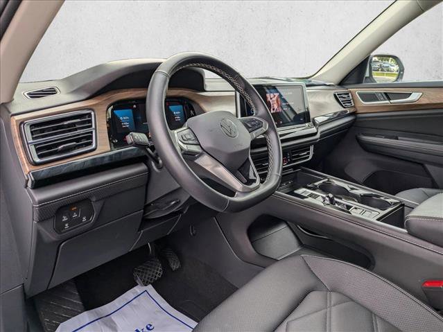 Used 2025 Volkswagen Atlas SE image 9