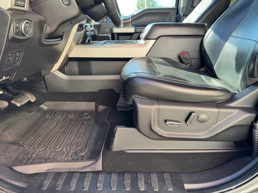 Used 2019 Ford F450 Lariat w/ Lariat Ultimate Package AWD/4WD image 30