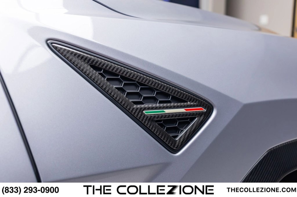 Used 2026 Lamborghini Urus SE AWD/4WD image 43