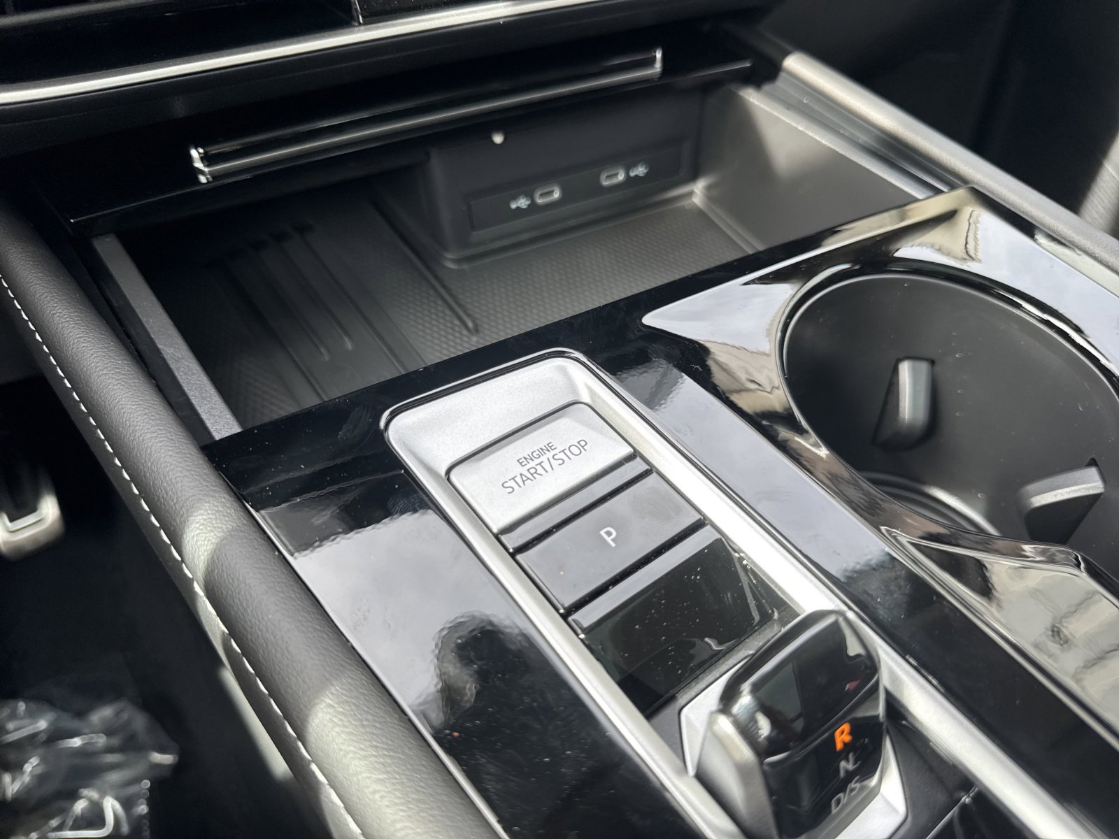 New 2026 Volkswagen Atlas SEL Premium R-Line image 33