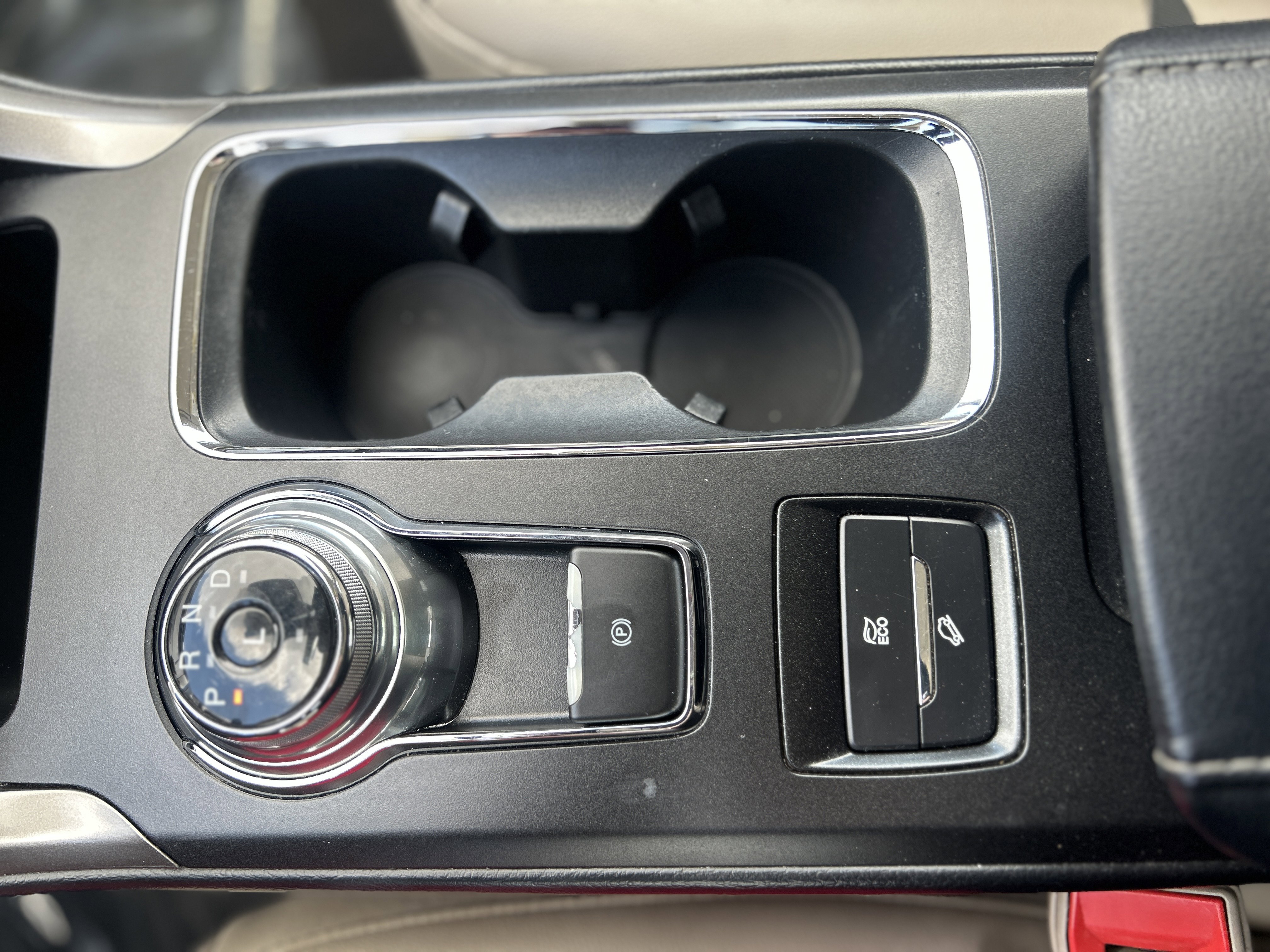 Used 2019 Ford Fusion SEL FWD image 21